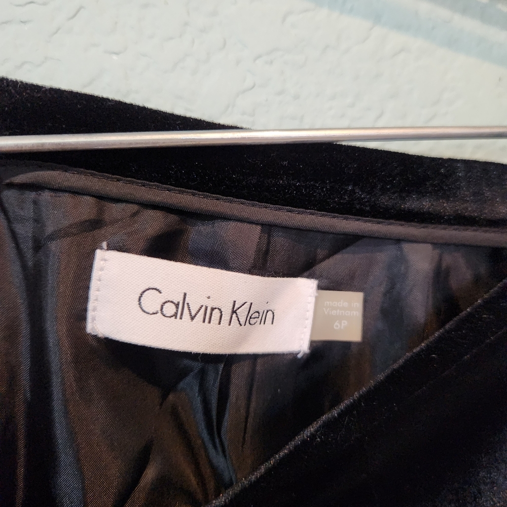 Calvin Klein Black Velvet Pencil Skirt Pinup Holiday Business Back Zip Sz 6 Pet - Picture 4 of 6